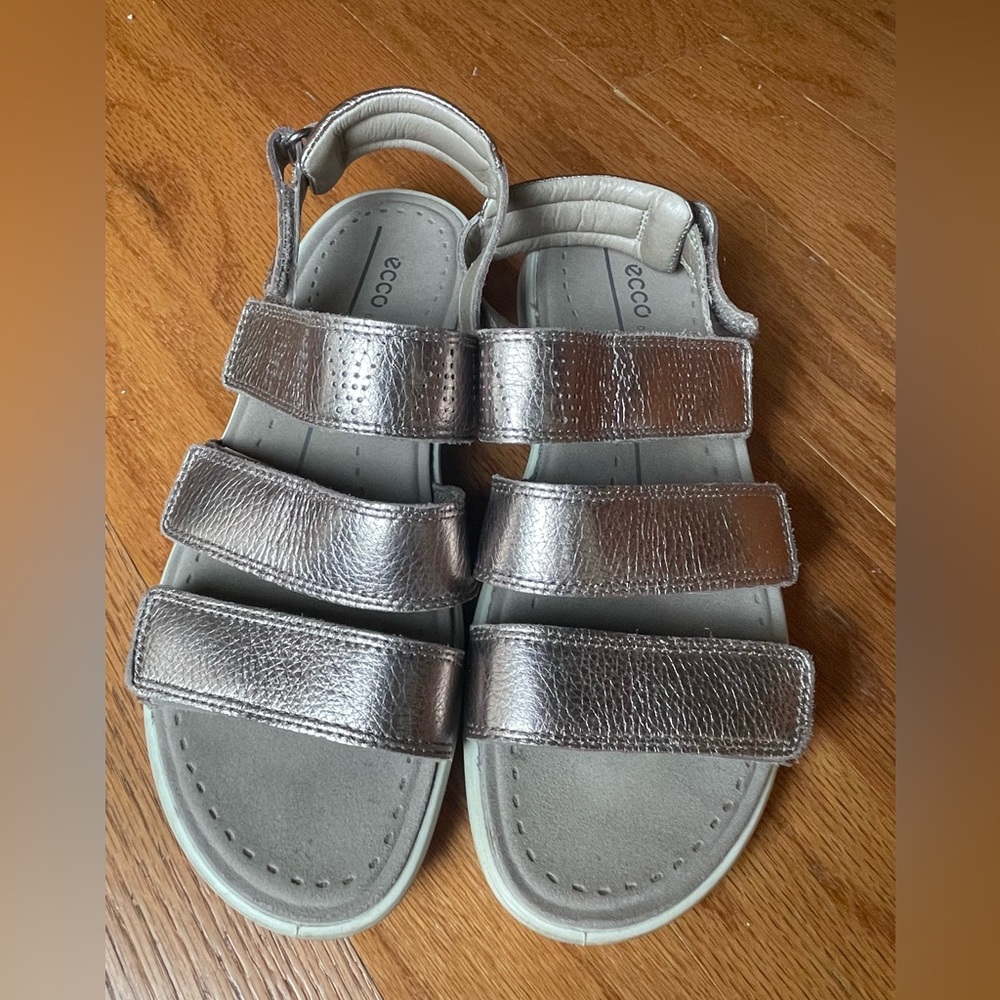 Ecco Shiny Silver Strap Sandals